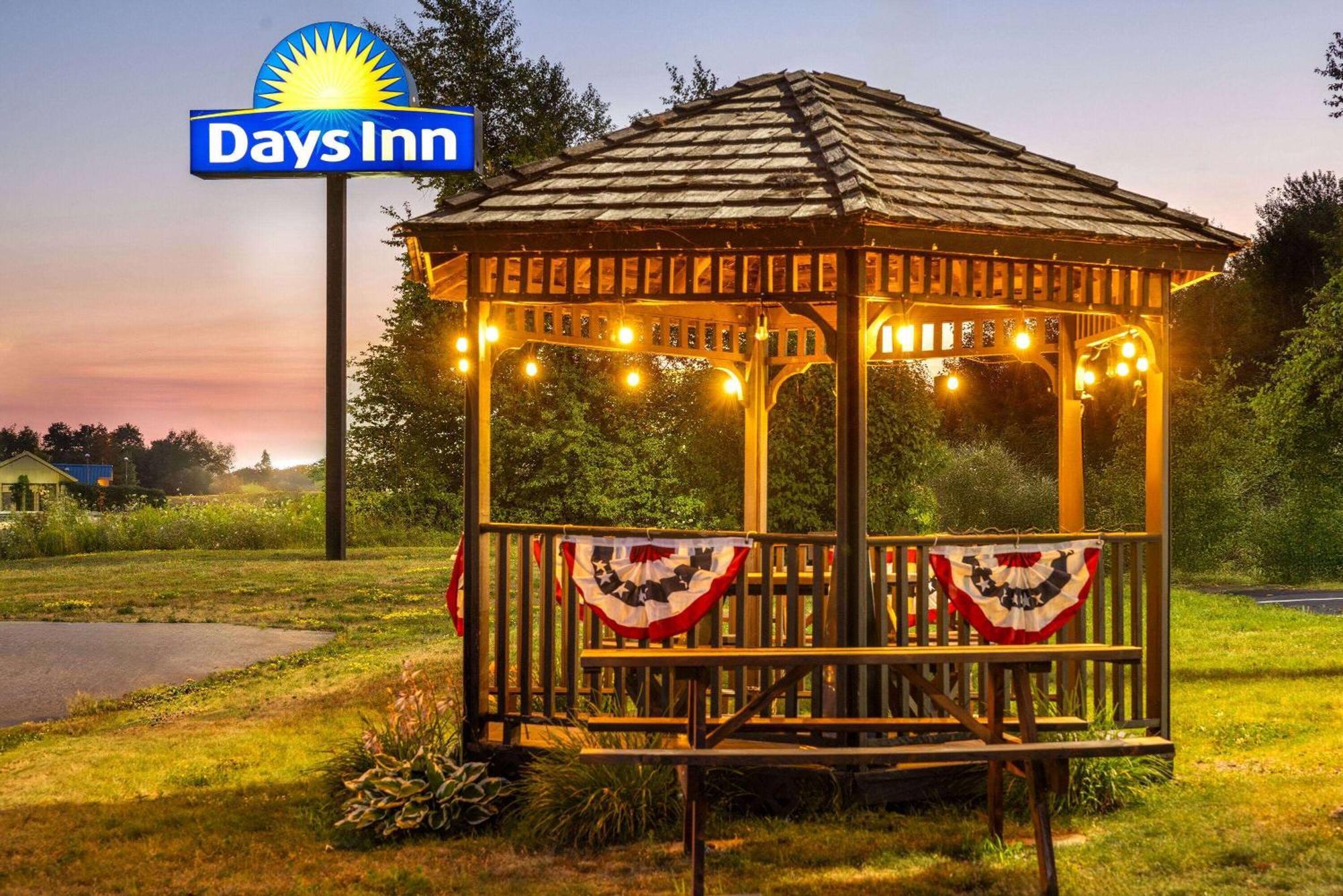 Days Inn By Wyndham Iron Mountain Zewnętrze zdjęcie