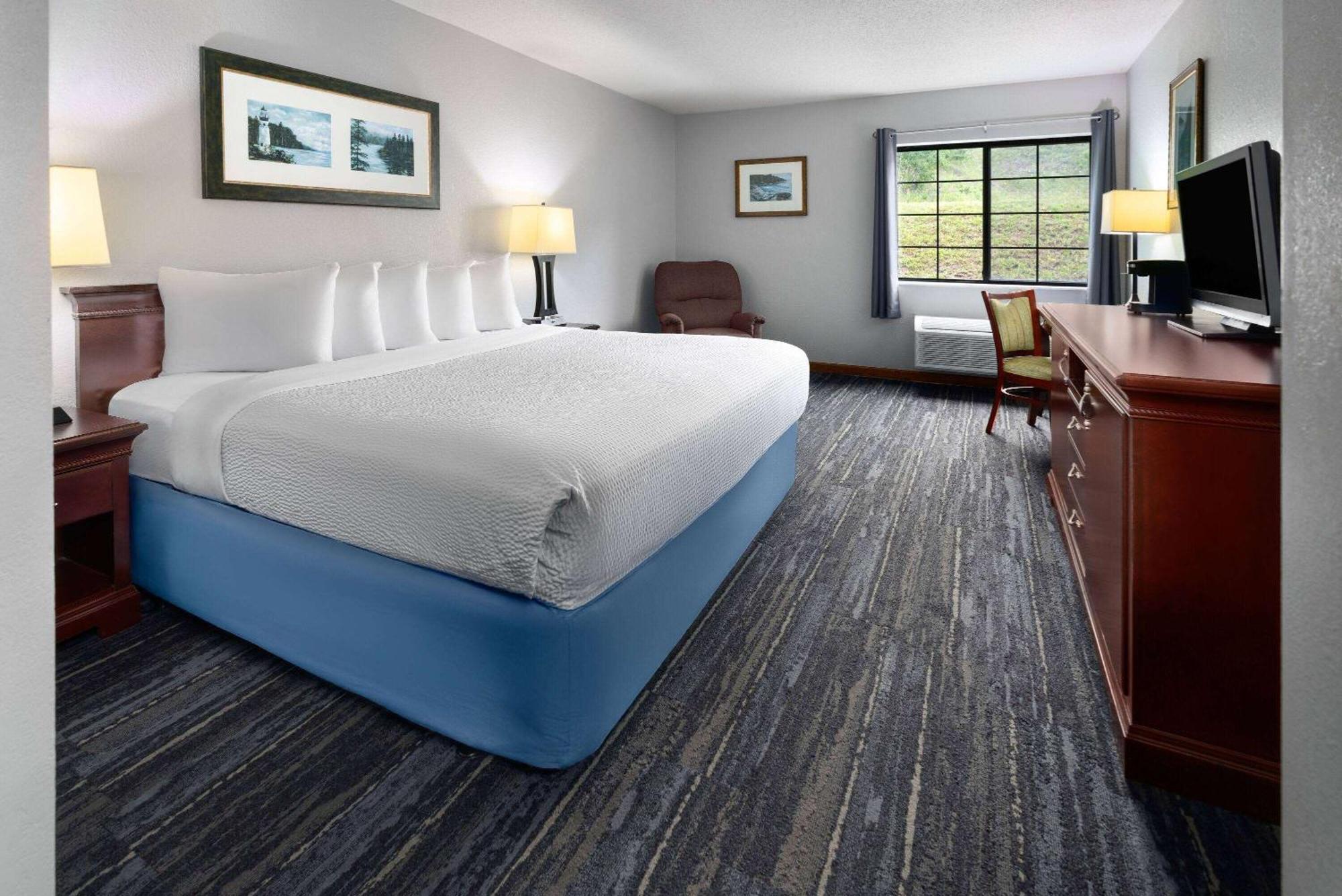 Days Inn By Wyndham Iron Mountain Zewnętrze zdjęcie