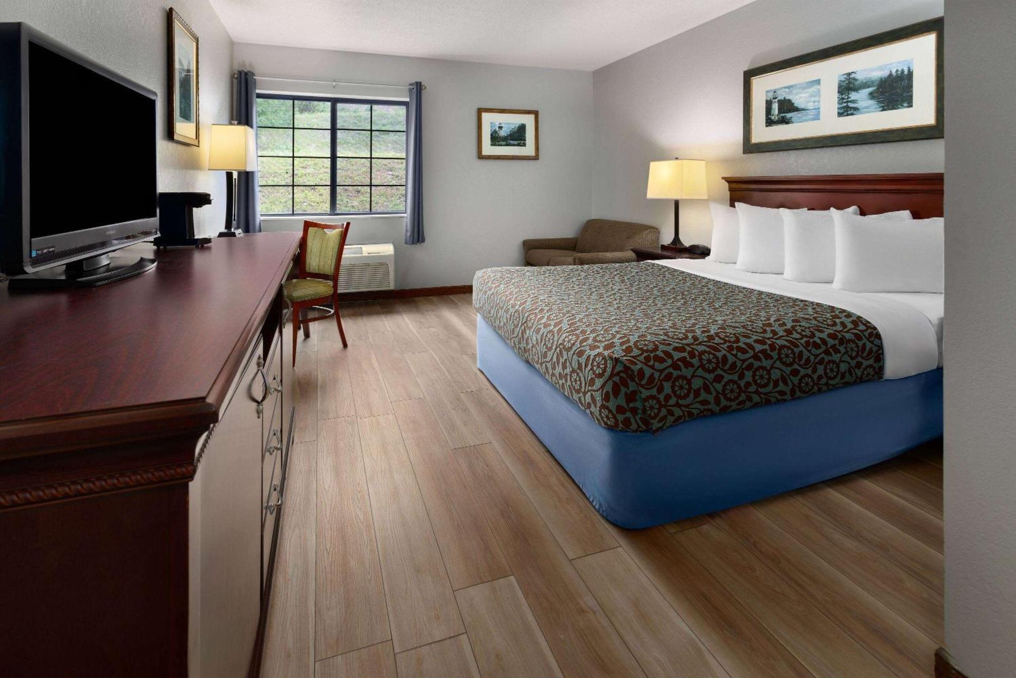 Days Inn By Wyndham Iron Mountain Zewnętrze zdjęcie