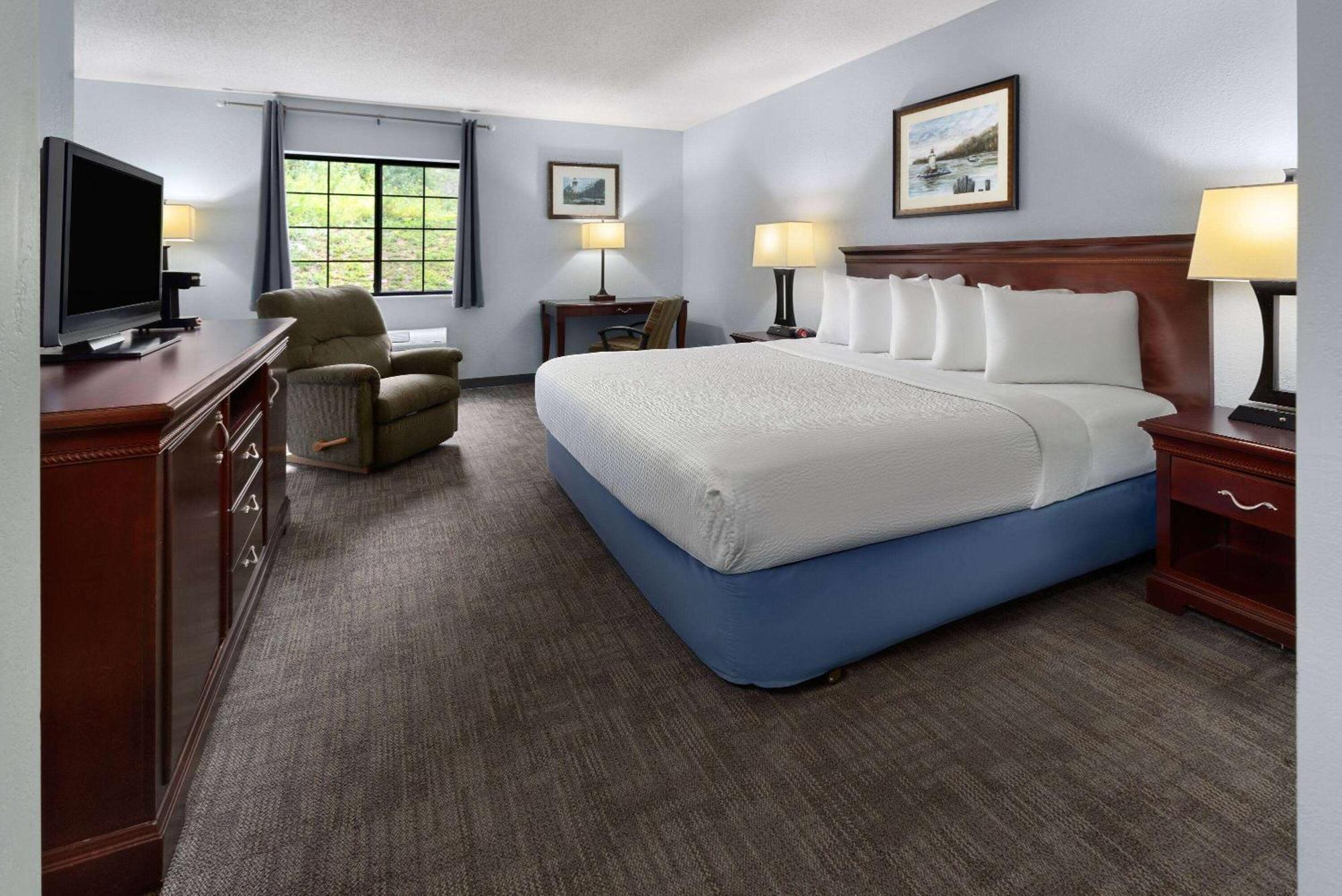 Days Inn By Wyndham Iron Mountain Zewnętrze zdjęcie