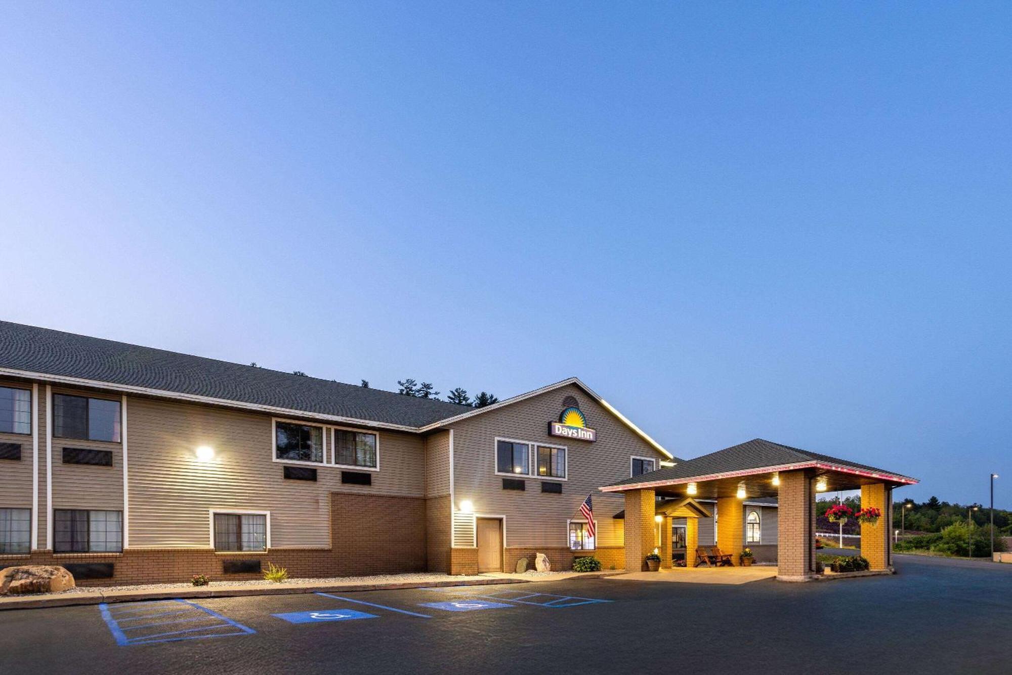 Days Inn By Wyndham Iron Mountain Zewnętrze zdjęcie